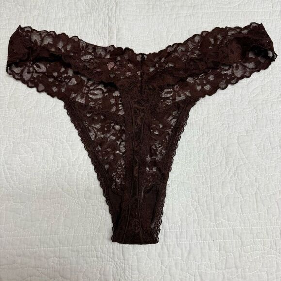 NWT (XXL) Victoria’s Secret Floral Lace Thong Panty - Chocolate Brown - Picture 2 of 3